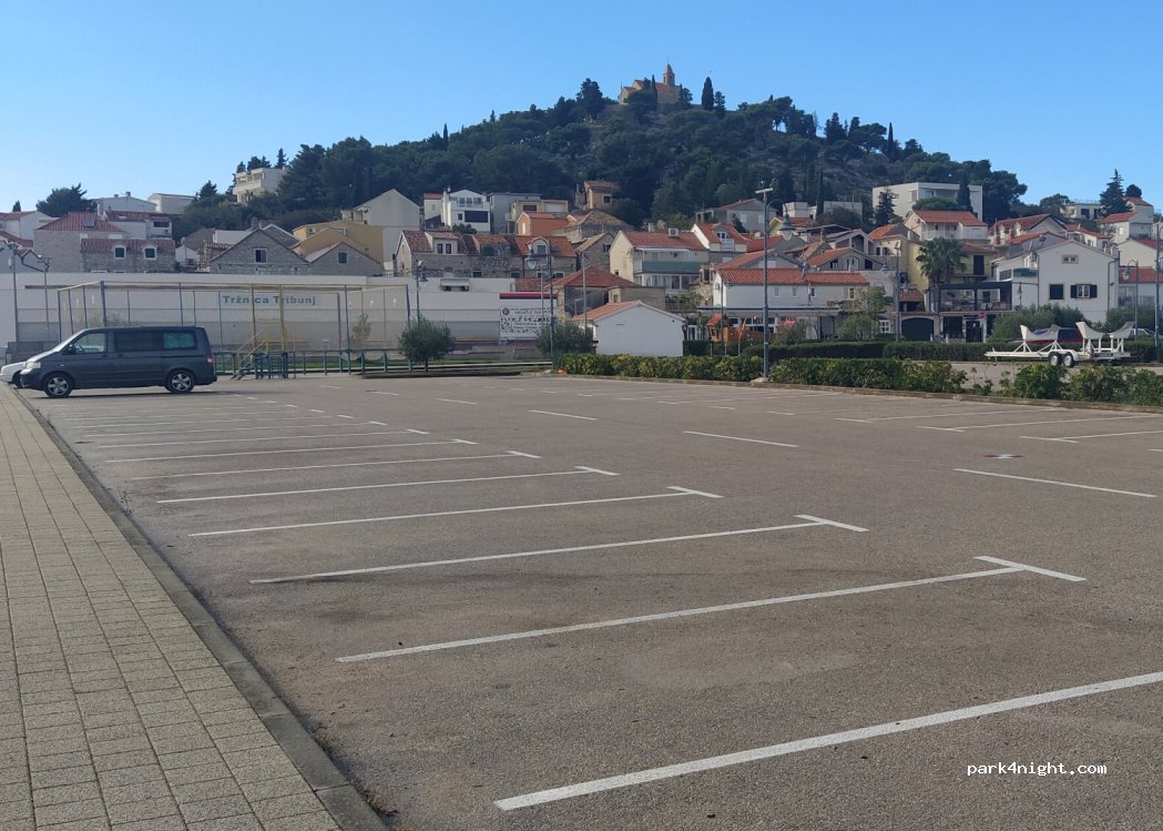 Centralni parking Tribunj