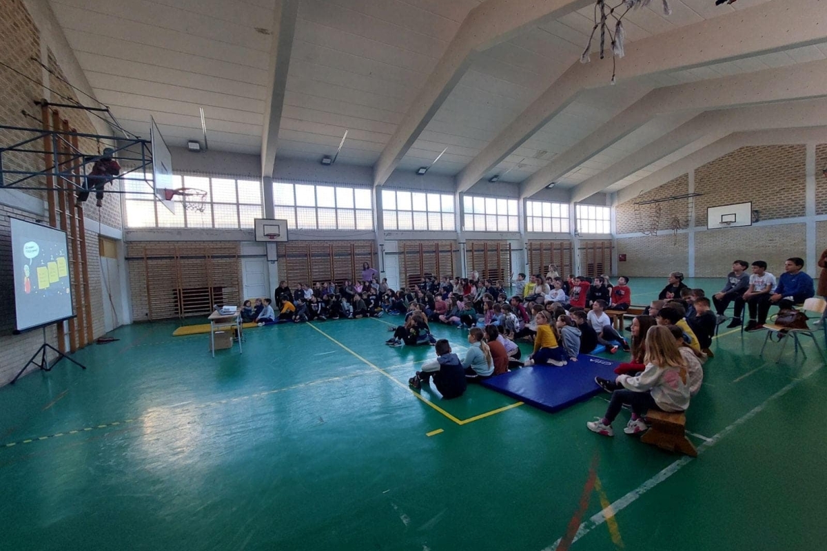 Edukativni projekt "Ambasadori čistog podzemlja" oduševio učenike OŠ Vodice i PŠ Tribunj