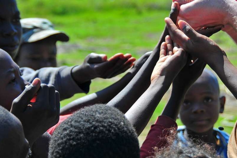 Global-brutal, privatizacija kišnice