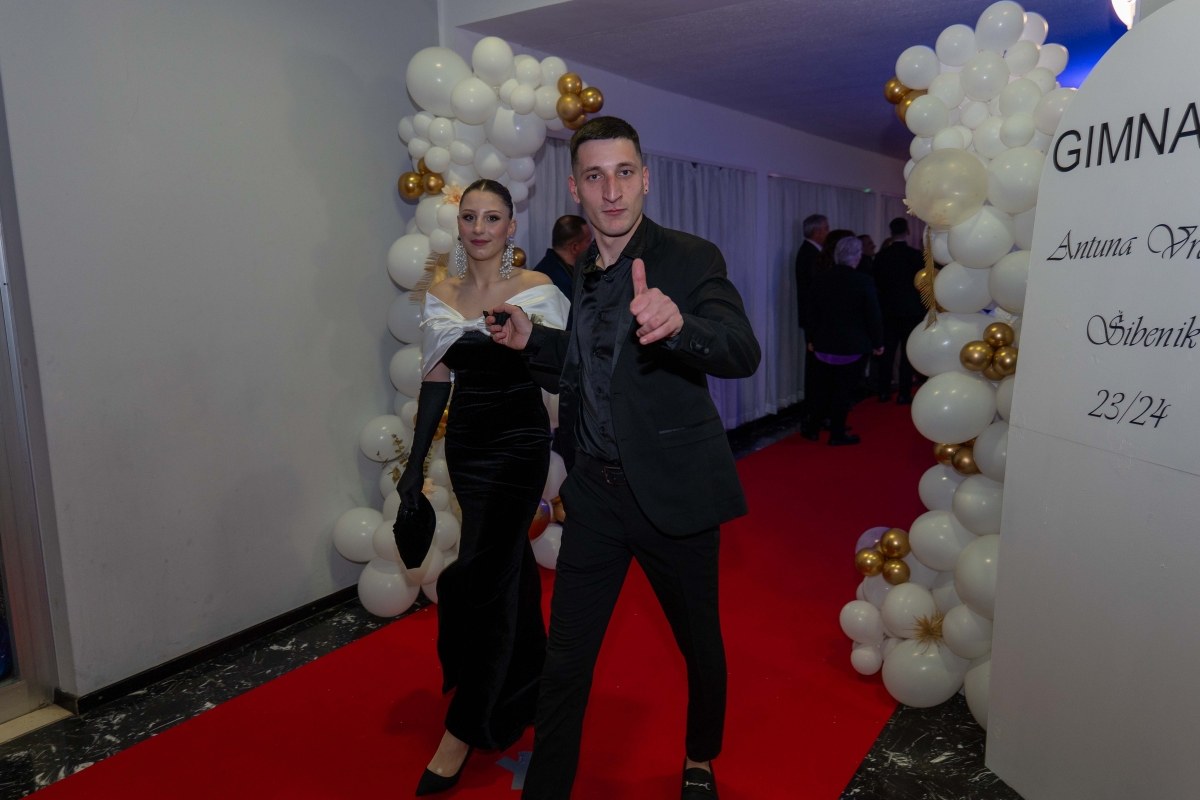 Maturalni ples Gimnazije u hotelu Imperial Vodice: Noć za sjećanje (1)