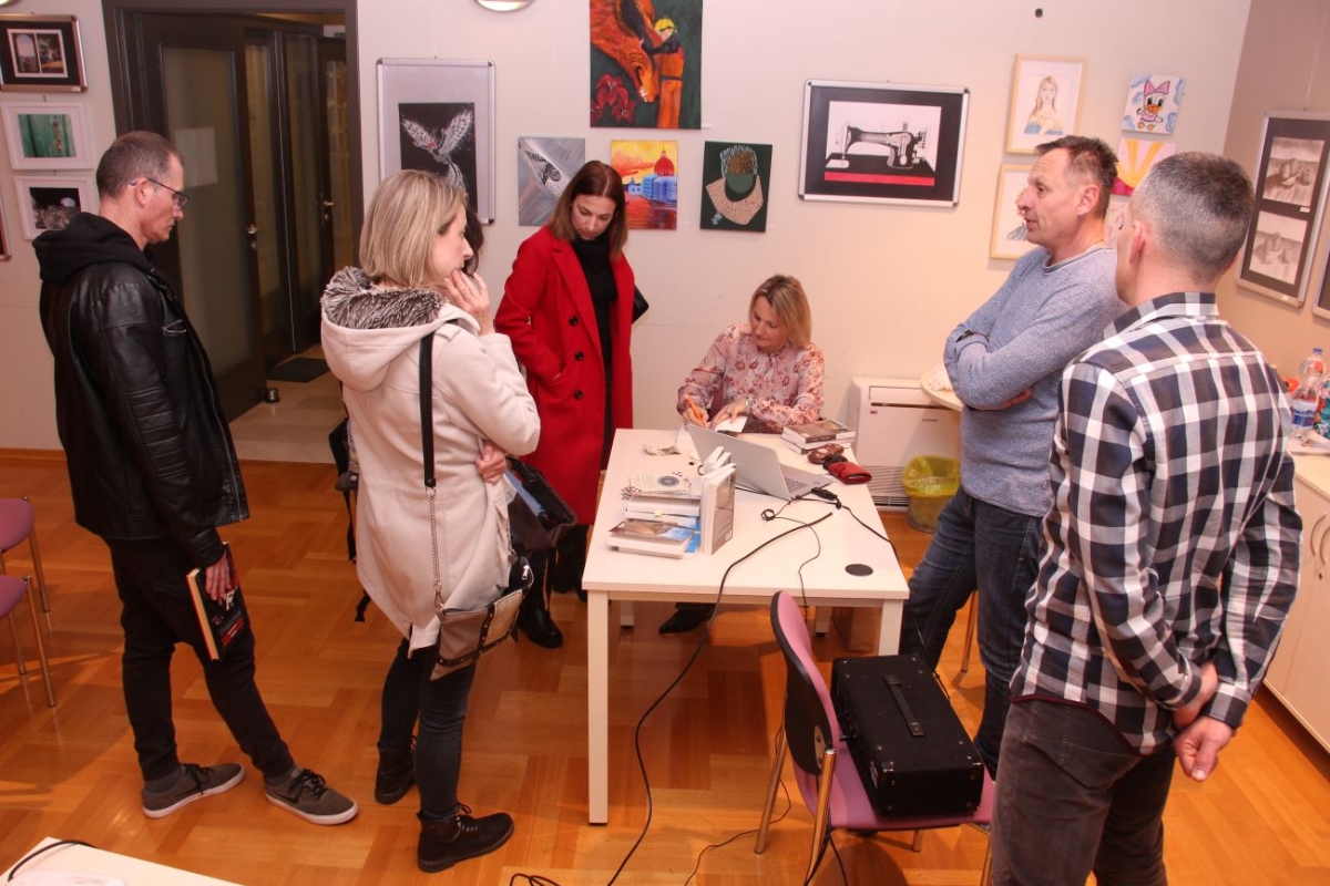 Promocija knjige "moj Put Camino" oduševila publiku u Vodicama