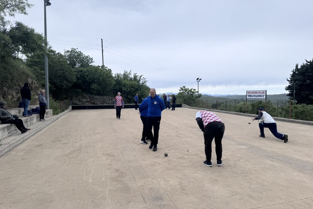 Pirovac i dalje neporažen, Vodice ostvarile pobjedu u Županijskoj boćarskoj ligi