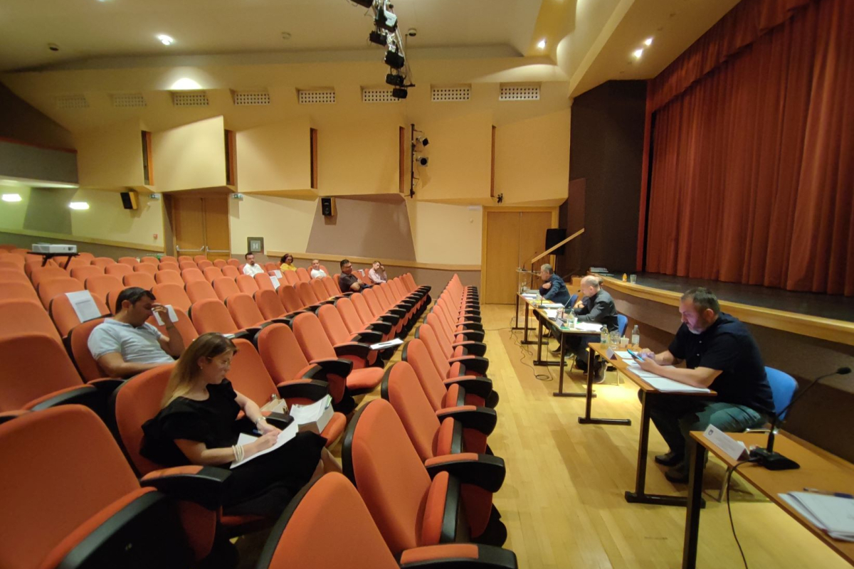 Aktualni sat: Aglomeracija, Hrvatske pošte i parkirni stupići u centru