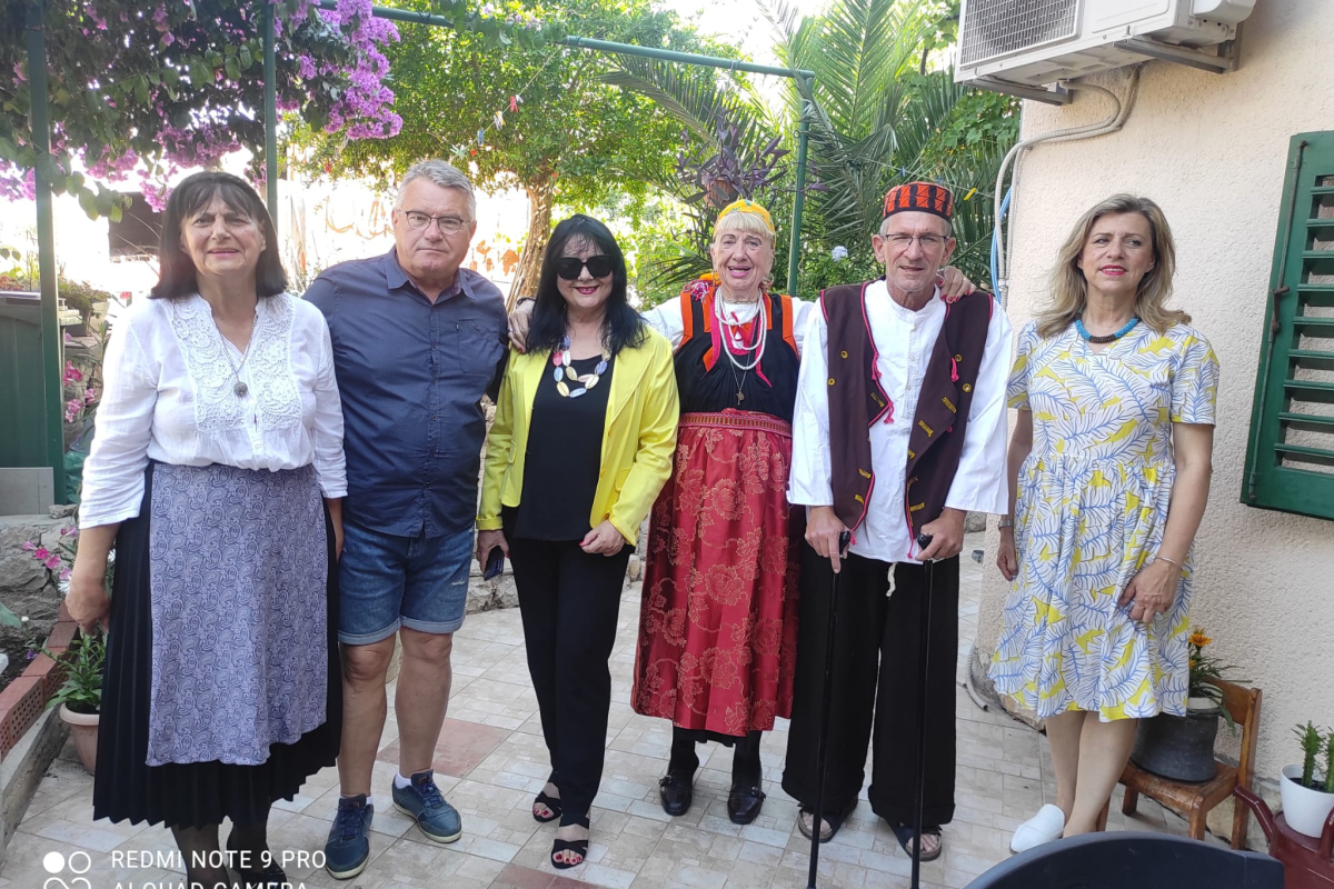 "Pjesnici su čuđenje u svijetu": Lucija Cvitan donosi priču o šibenskim pjesnicima