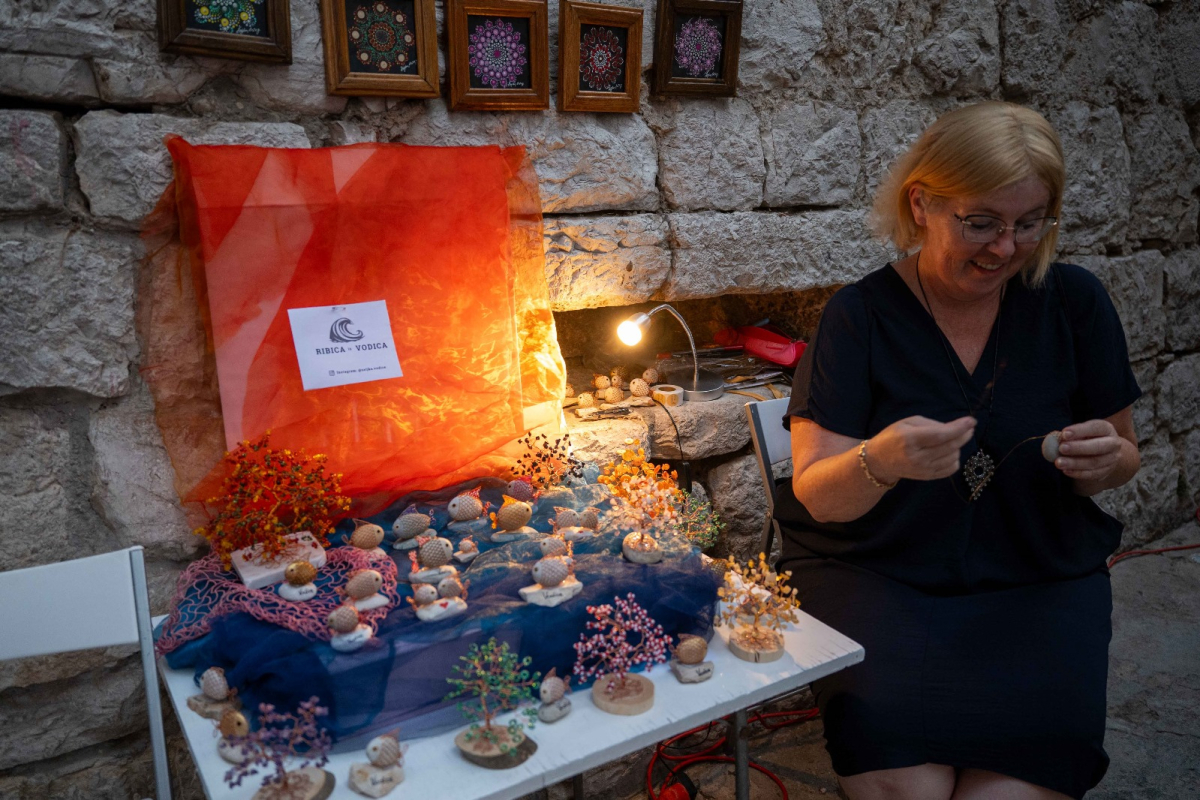 Kreativne ruke Željke Vlaić: Od ribica do mandala i fraktalnih crteža