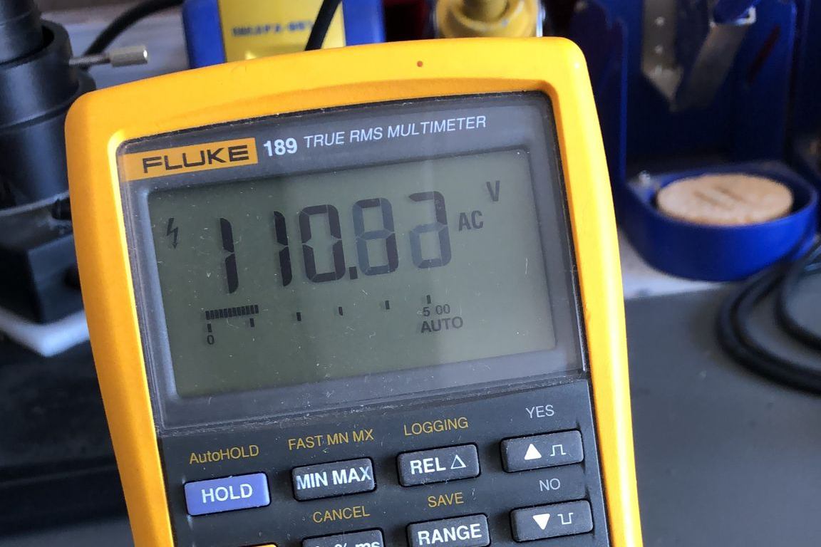 Napon struje u Vodicama samo 110 V: Problemi za građane i ugostitelje