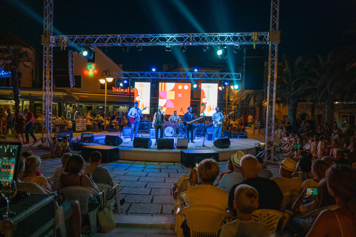 Glazbena eksplozija na vodičkoj rivi: Jazz & Blues Festival završio uz ritmove Golubana i Kelly's Lot