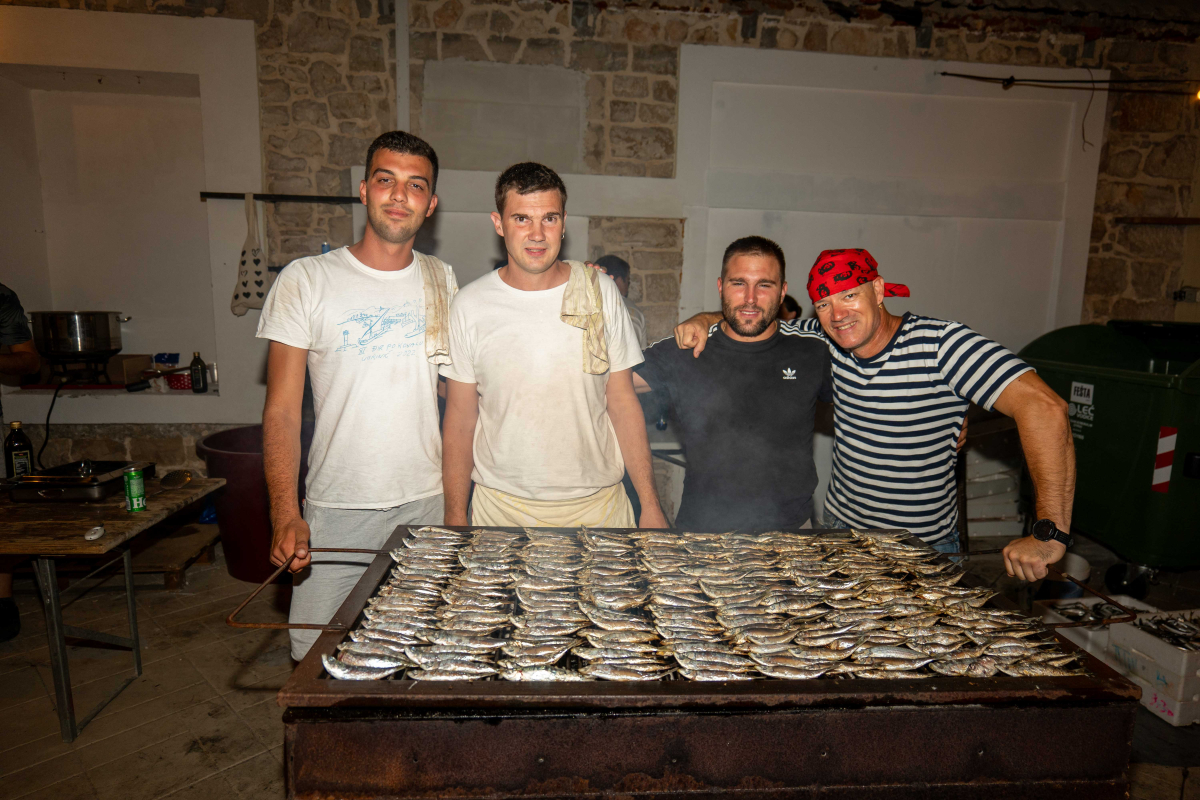 Fešta na Srimi: Opuštena atmosfera, domaća spiza i odlična zabava