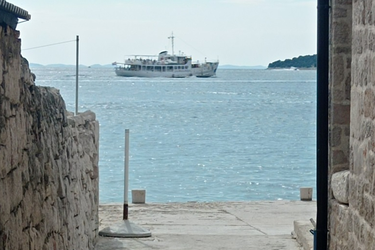 Paškina ćakula: Burek, Šepurina i s ponistre „Tijat”      