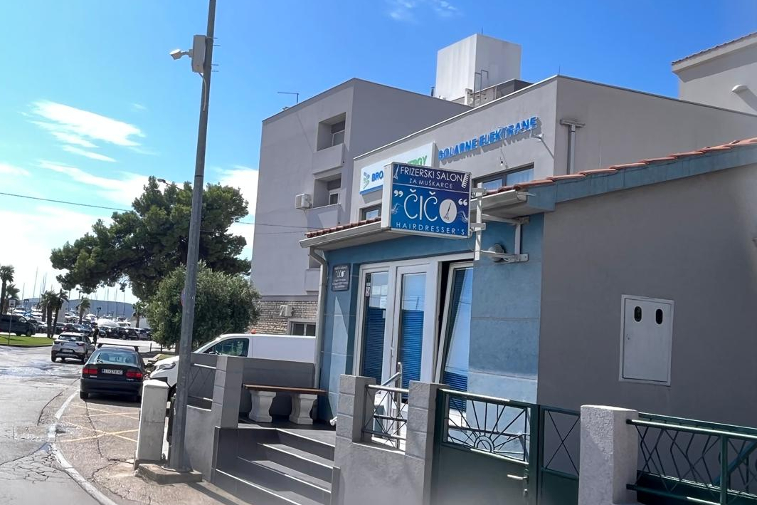 Frizer Čičo: Roboti ga ne plaše, a Engleze dočekuje k'o svoje