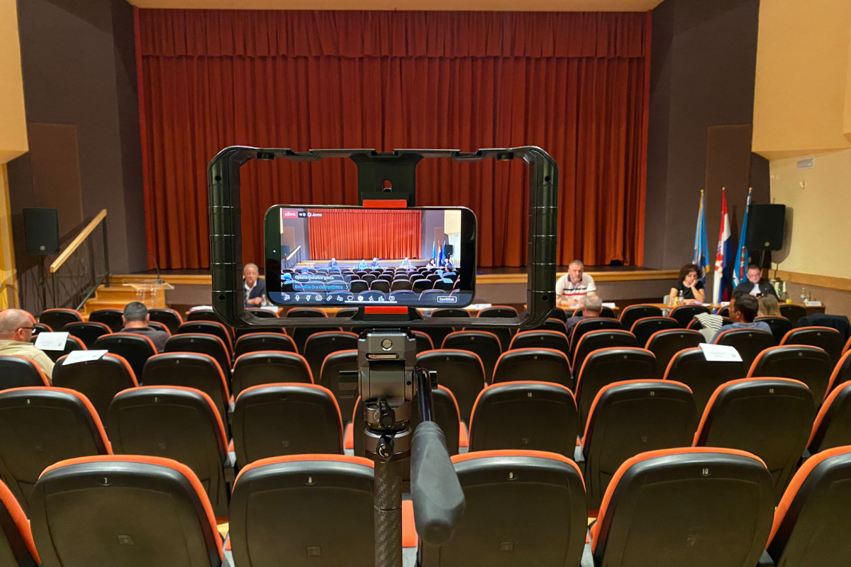  Aktualni sat: Vijećnici postavili pitanja o uporabnim dozvolama, sigurnosti pješaka, cijeni vrtića i toplim obrocima u školi