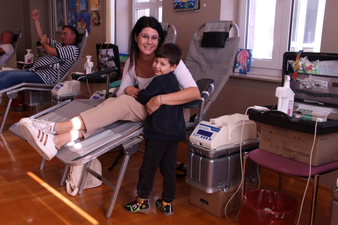 Katarina Crljenak proslavila 40. darivanje krvi, Aron Tojčić po prvi put među darivateljima