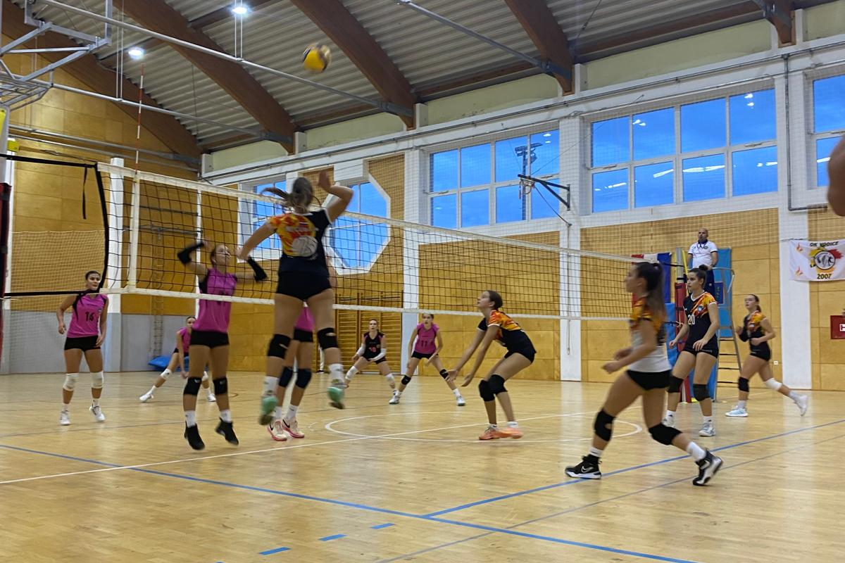 Vodičke odbojkašice slavile u 1.b. ligi  nad ekipom ŽOK Ribola Kaštela na domaćem terenu