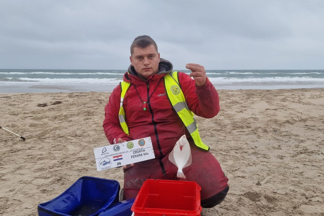 Vito Ferara iz Tribunja svjetski prvak u ribolovu s obale za juniore!