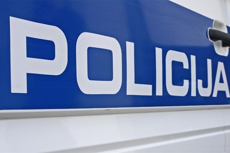 Policija razotkrila seriju krađa automobila i mopeda na području Vodica i Šibenika