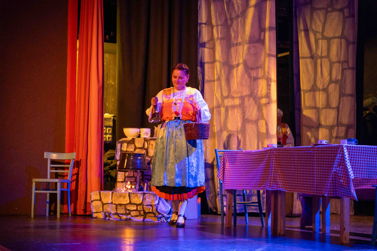 U Kulturnom centru Vodice održana predstava „Sveta Luce po Vodiški“