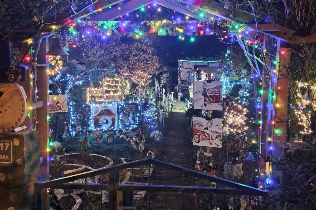Božićni vrt obitelji Vlahov ove godine blista s 27 tisuća lampica