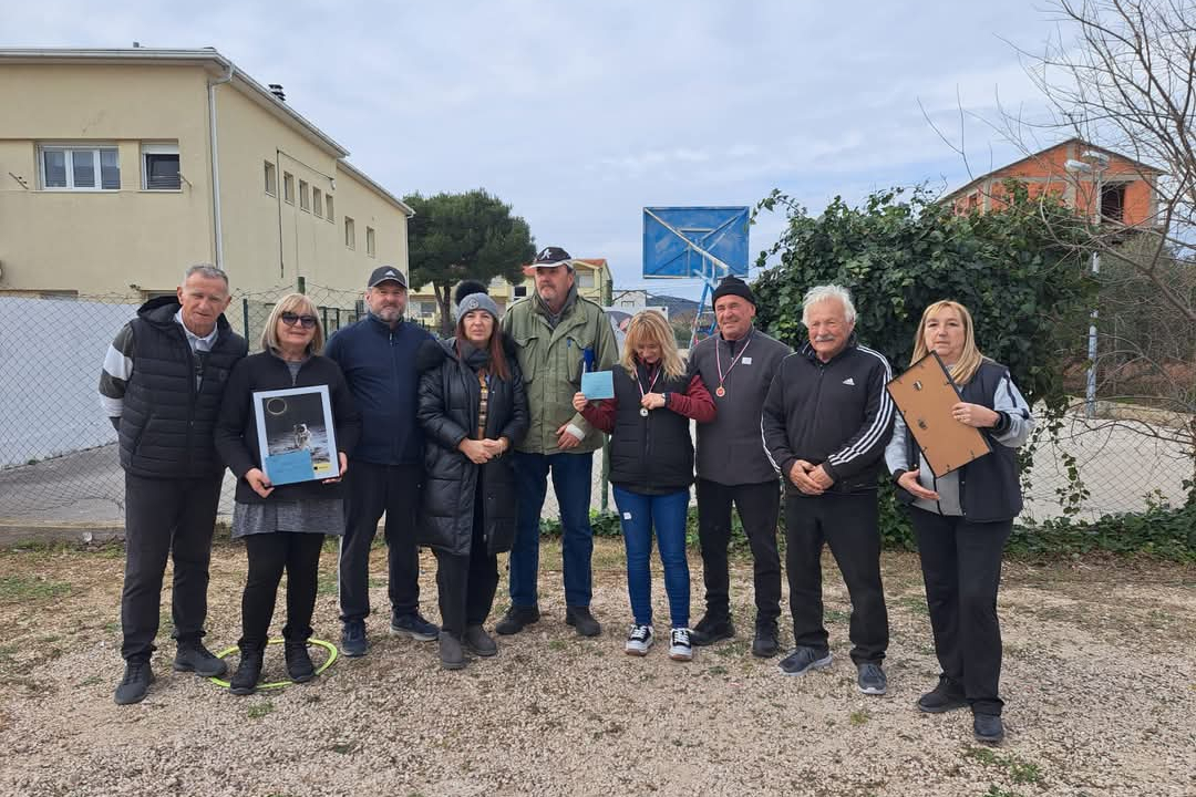Veliki odaziv i uzbudljiva borba na petanque turniru u Tribunju