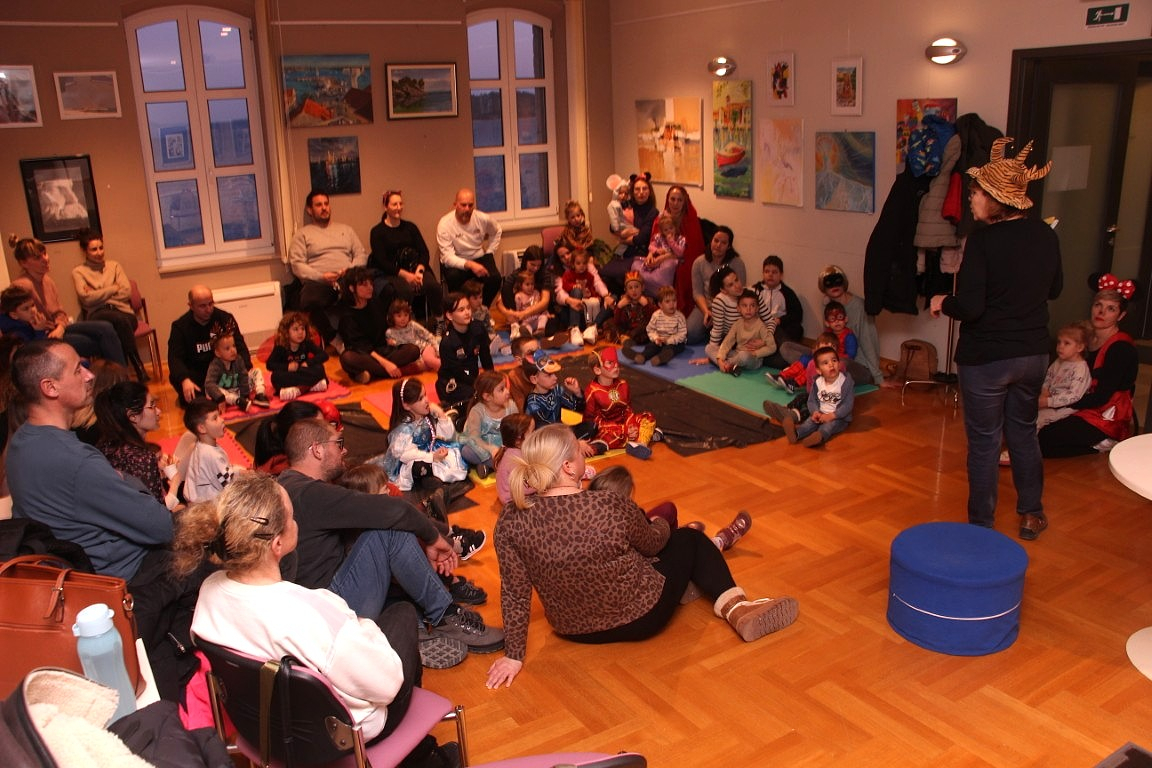 Pokladna pričaonica i radionica bojanja maski: veselo i kreativno druženje u knjižnici