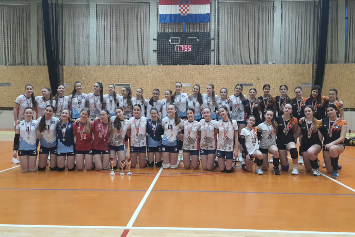 Mlađe kadetkinje Odbojkaškog kluba Vodice viceprvakinje Dalmacije!