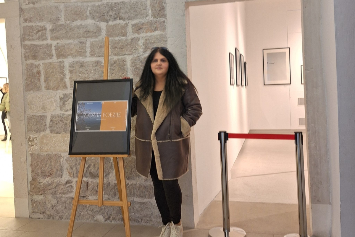 Nova zbirka poezije "Jesen u Dalmatinskoj zagori" Vesne Štulić: dijalog s ocem, monolog s kamenom