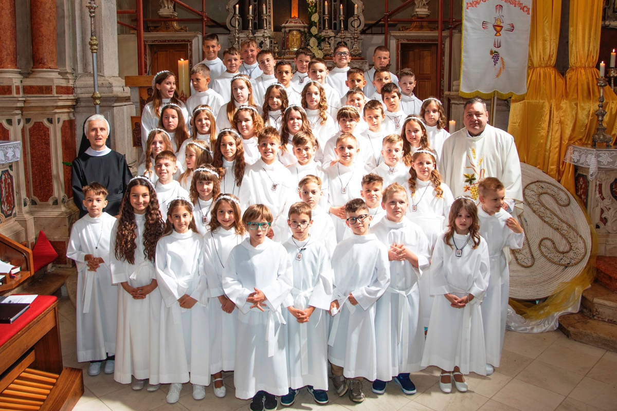 Prvopričesničko slavlje u Vodicama: zajedništvo, vjera i blagoslov