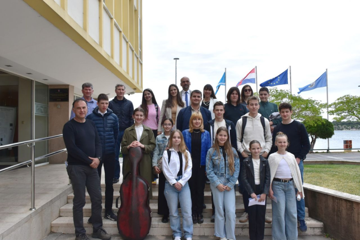 Župan Marko Jelić uručio nagrade najboljim učenicima županije