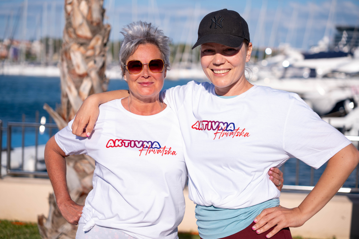 Aktivna Hrvatska ponovno pokrenula Vodice: Trening na trgu okupio vježbače svih generacija