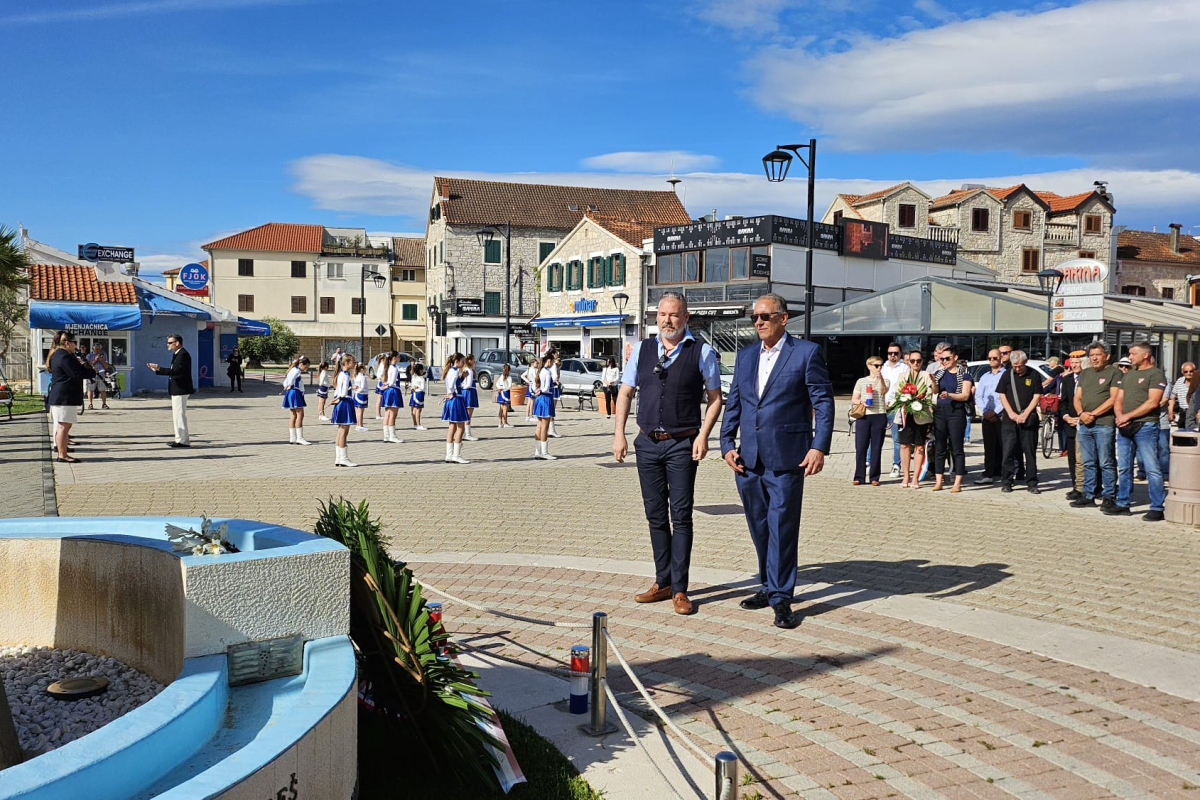 Obilježen Dan državnosti: Počast poginulim braniteljima uz mimohod, glazbu i zajedništvo