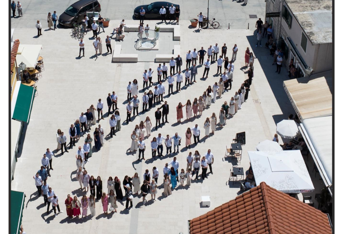 Ruža života: snimljen peti susret generacije Šimuna Juričev Martinčeva – slovo C oblikovali krizmanici i njihovi kumovi