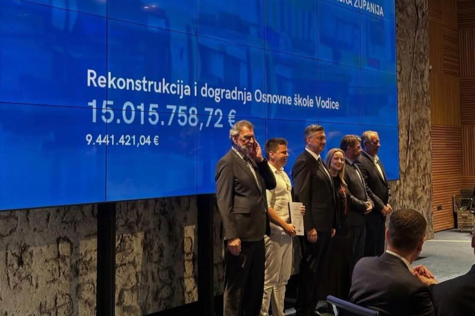 Osnovna škola Vodice pred velikom obnovom: potpisan ugovor vrijedan 15 milijuna eura, slijedi i izgradnja trodjelne dvorane