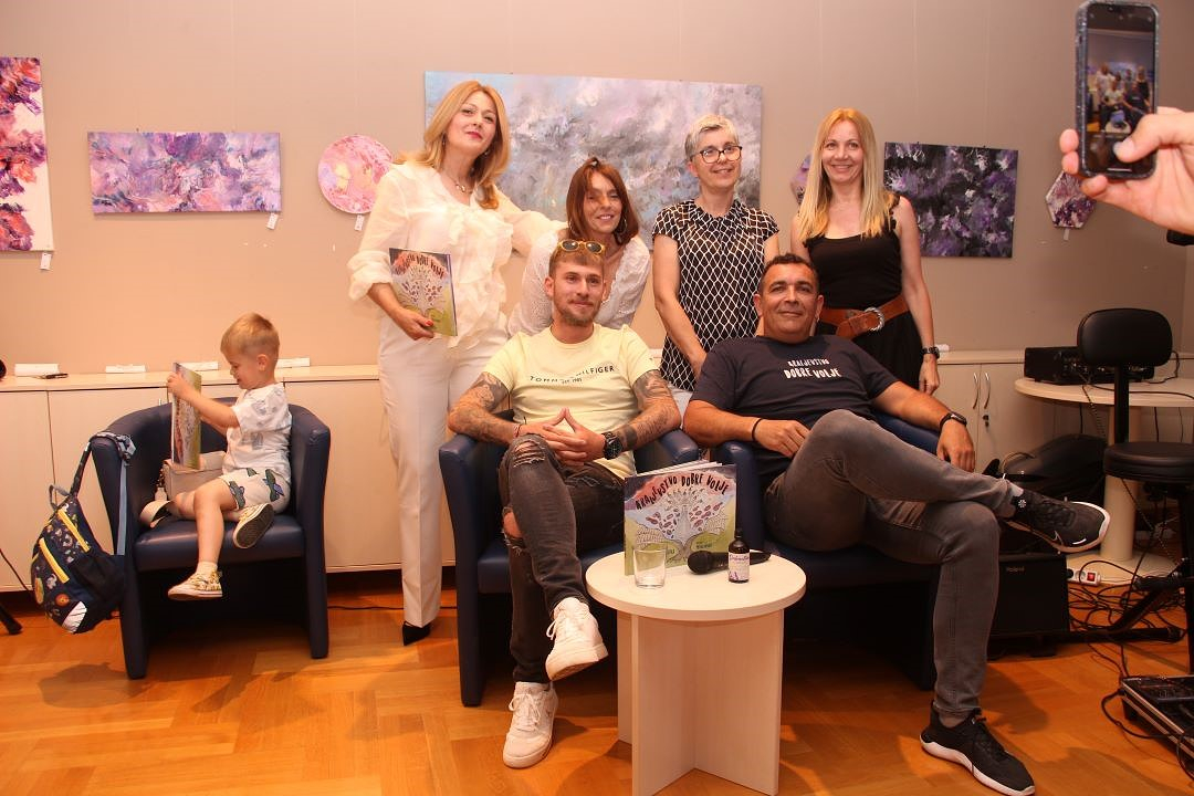 Poštar Šime predstavio svoju bajku u vodičkoj knjižnici