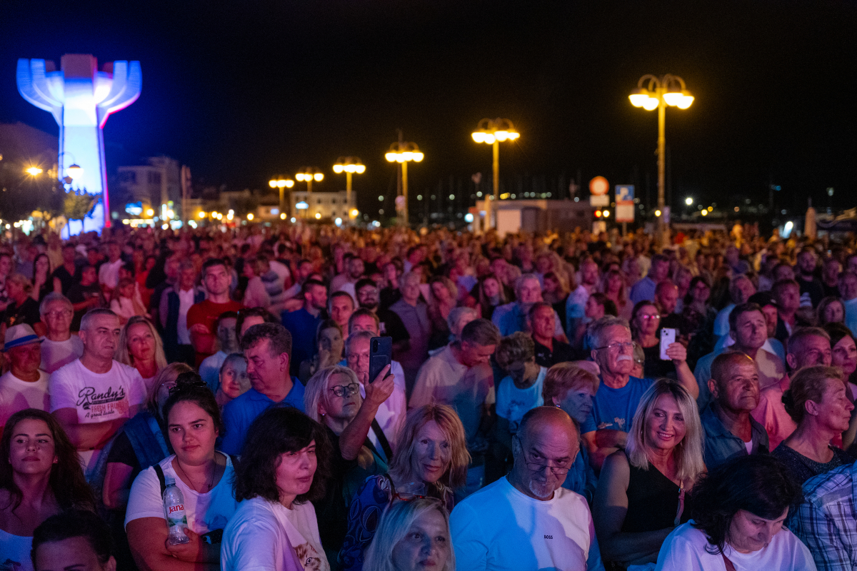 Završen 17. CMC festival u Vodicama: publika ispunila rivu, dodijeljena priznanja