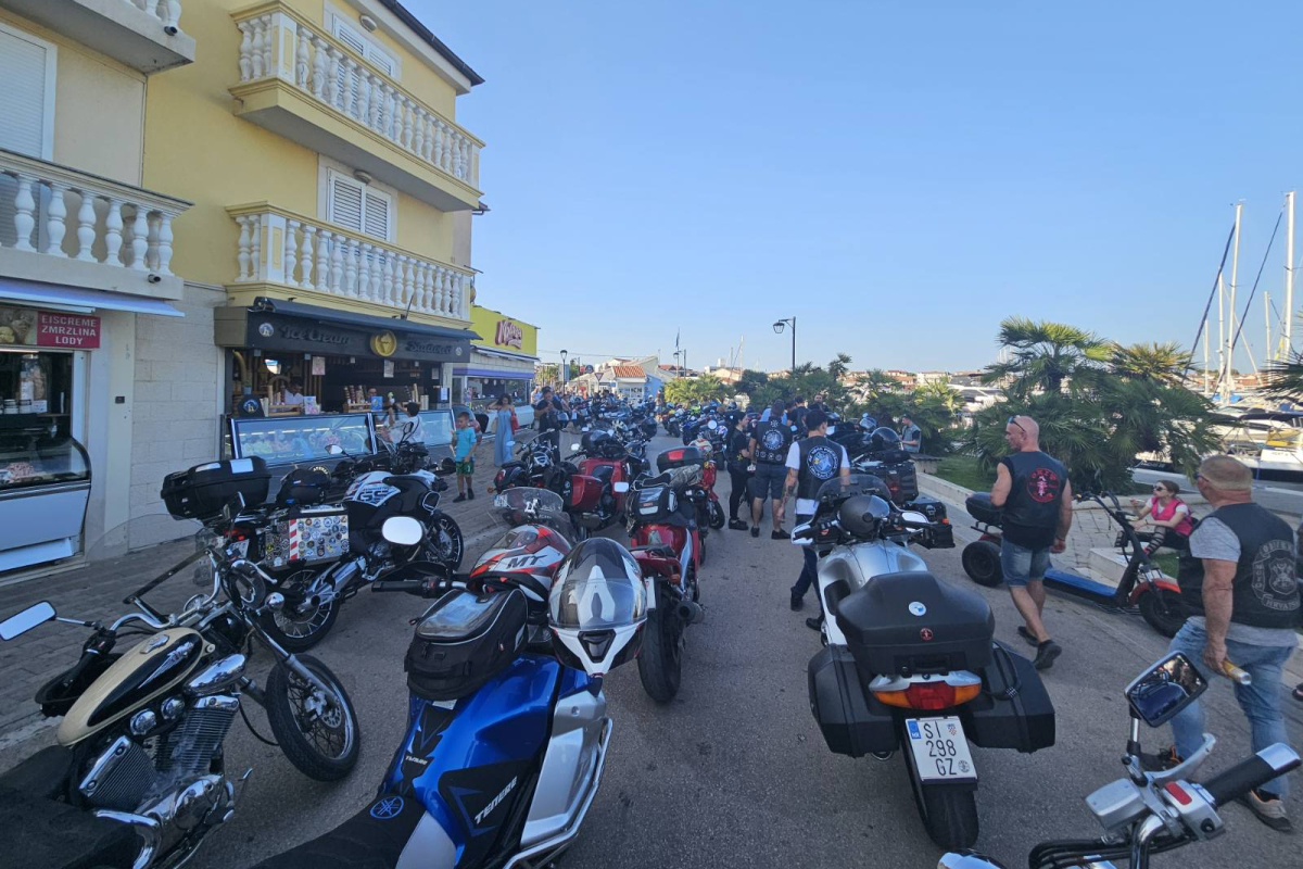 Moto susret ponovno napunio Vodice motorima, glazbom i druženjem