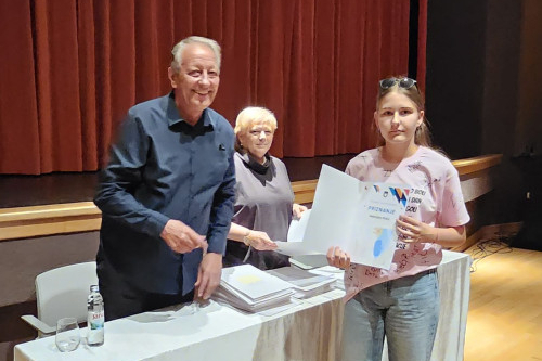 Grad Vodice nagradio najbolje učenike: Kornati i kino ulaznice za njihov trud i uspjeh 