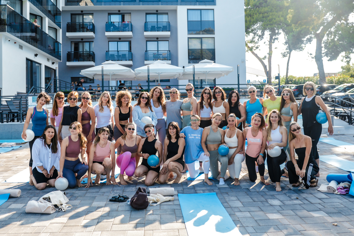 Dame su ljeto dočekale uz pilates, matchu i brunch na terasi SeeSea hotela u Vodicama