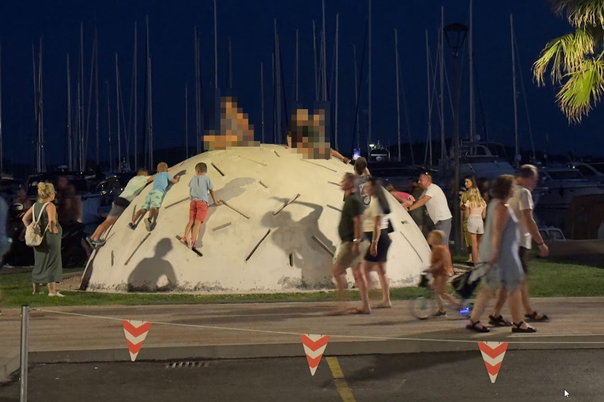 Spomenička kupola mjesto za sjećanje, ne za igru - je li vrijeme za zaštitnu oznaku?