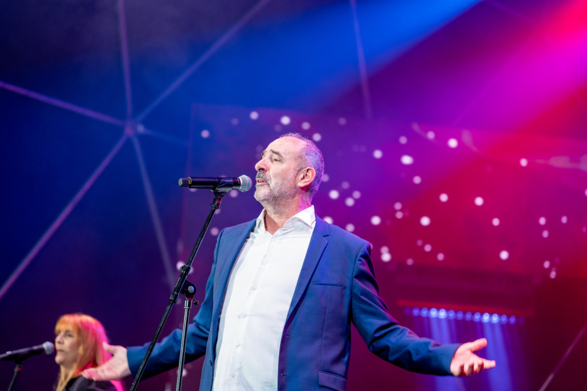 Dražen Zečić ponovno u Vodicama – koncert koji se ne propušta