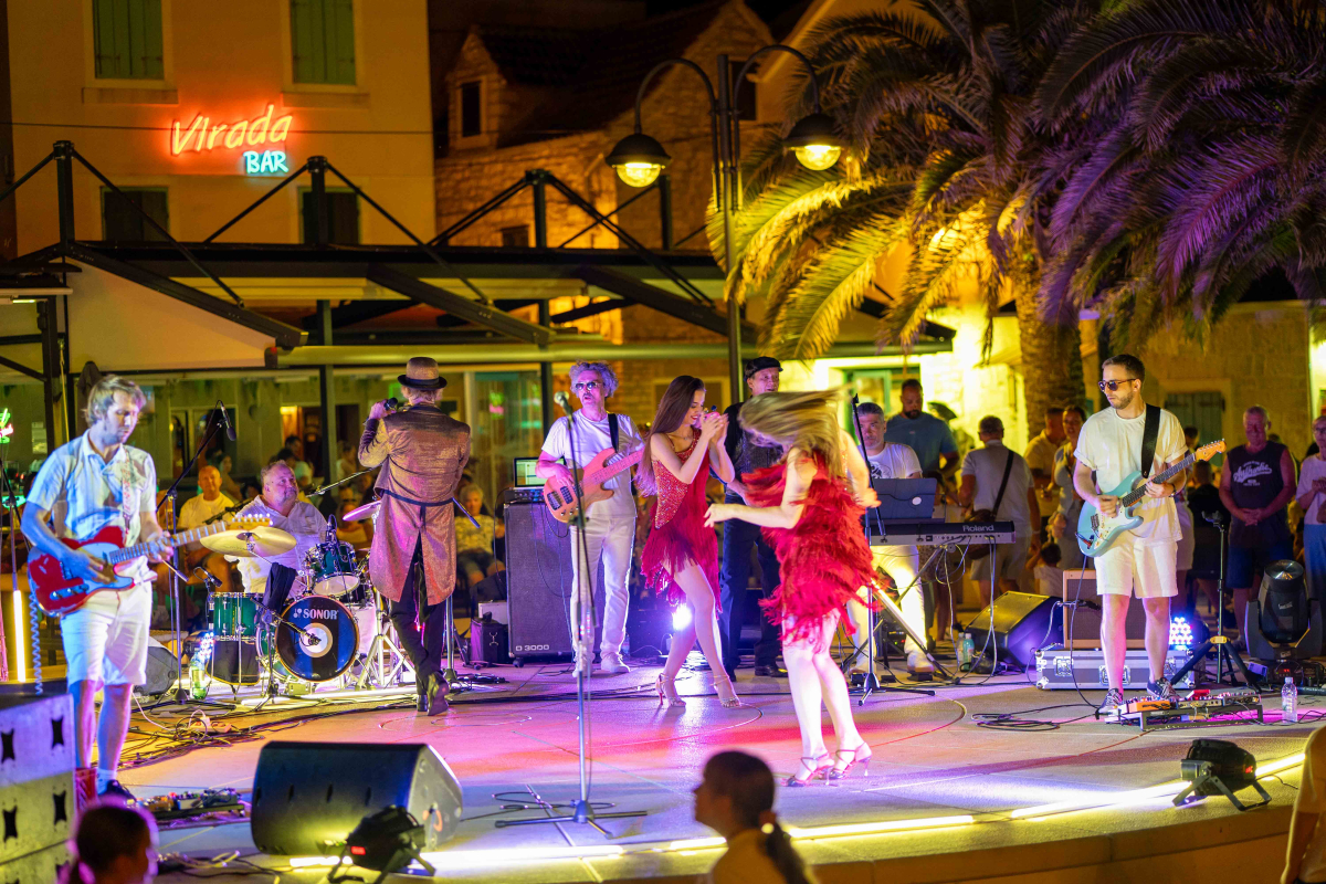 Otvorena izložba Roka Ivande, a festival zatvorili legendarni Soulfingersi