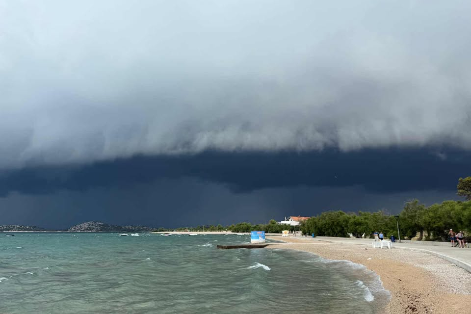 Vremenska prognoza za Vodice: Stabilizacija nakon jutarnje kiše i grmljavine