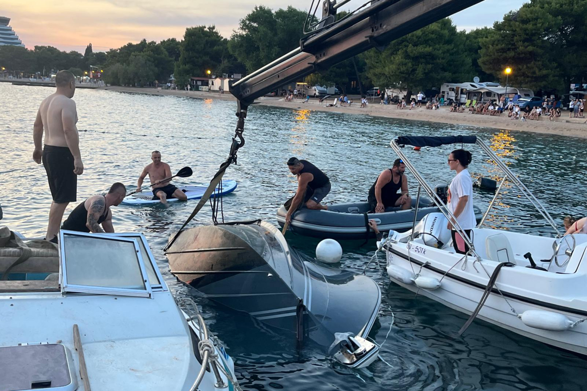 Na Lovetovu lipotan na dno mora sija i nije se da van