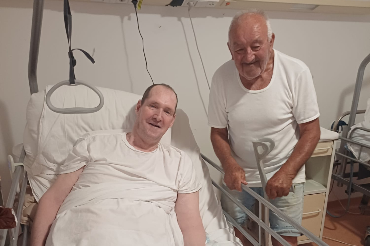 Dobrom divu iz Vodica uljepšan dan: Omer Redžepović i Marko Kursar Takin posjetili Jeru Lakoša u domu u Zemuniku