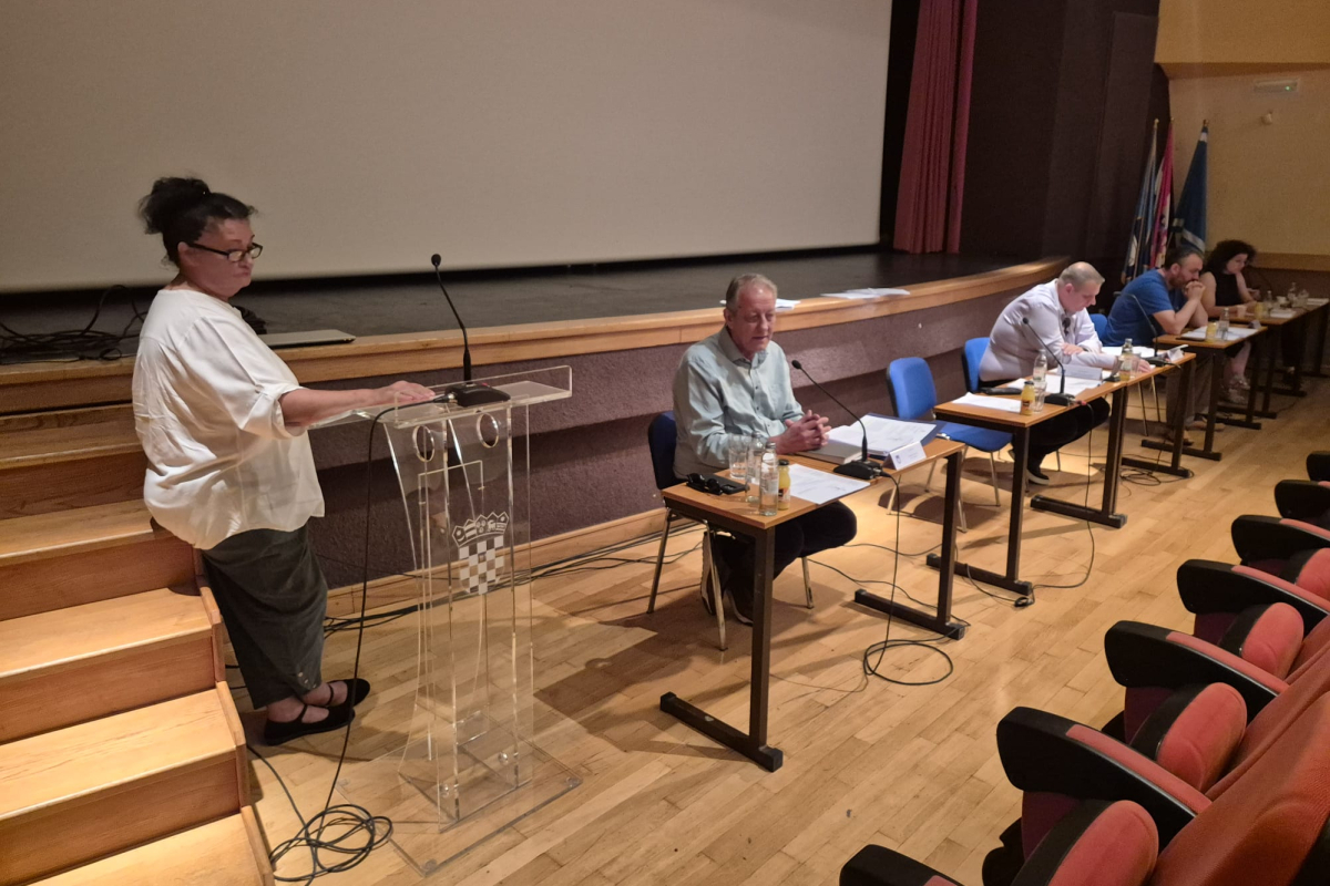 Vijećnica Meri Bandl Valeš na sjednici Gradskog vijeća otvorila pitanje aglomeracije: “Građani su obmanuti, natječaj je poništen, a bagera još nema”