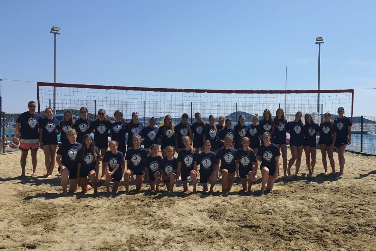 Vikend odbojke na pijesku: Domaće ekipe briljirale na Summer Cup-u 2025 u Vodicama