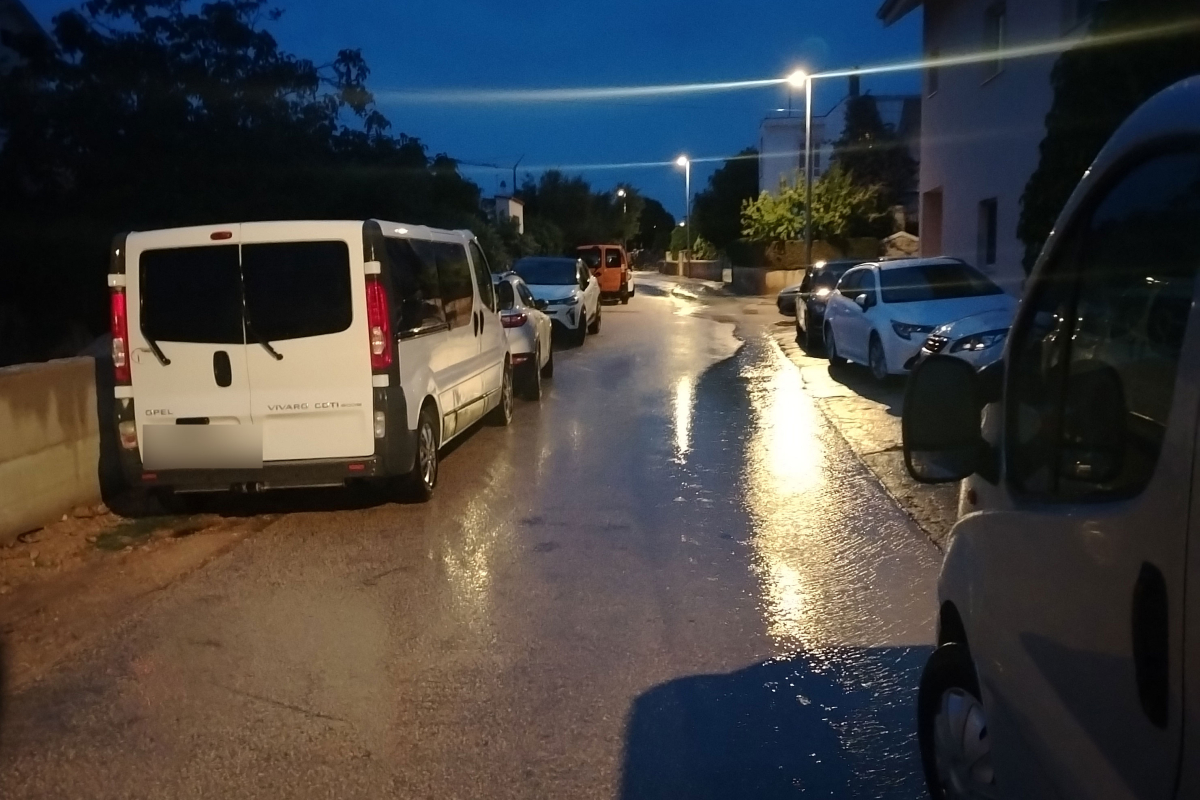 Ulica uskog prolaza i velikih upitnika: Kad apartmani rastu, a parkinga nestaje