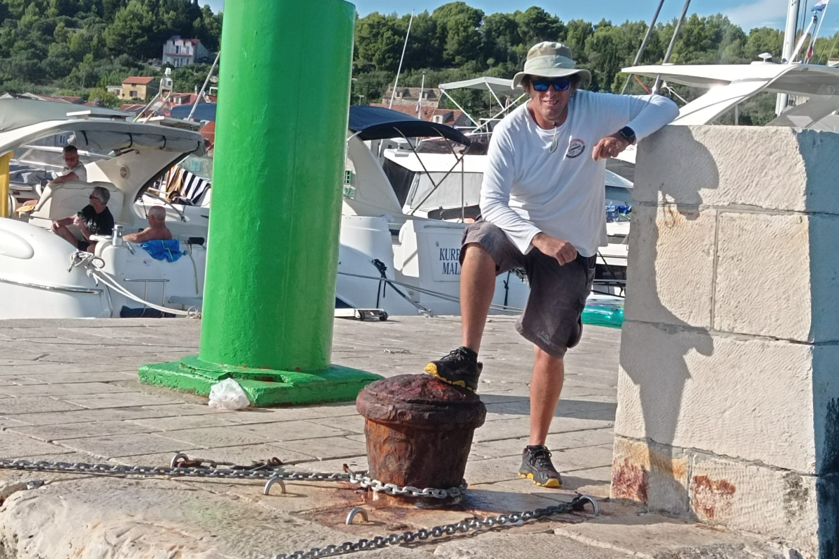 On nije političar ni zvijezda, ali je najvažniji čovik u Prvić Luci