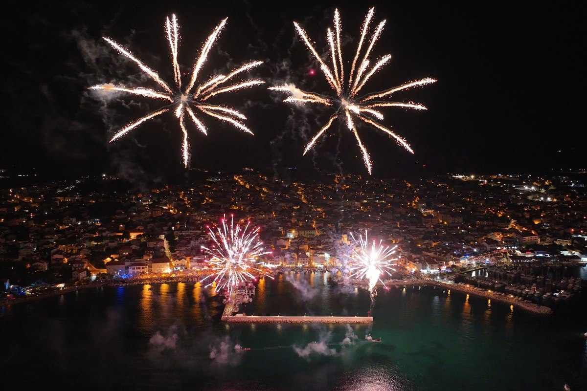 Fešta za pamćenje: Tisuće posjetitelja uživalo u bogatom programu i spektakularnom vatrometu