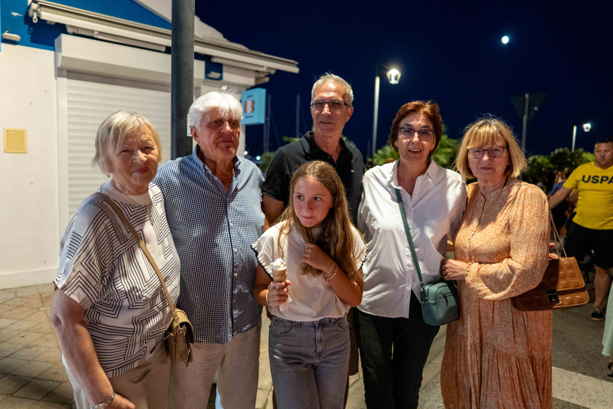 Večernji đir rivom: gužva, glazba, mirisi ljeta i pokoji koktel