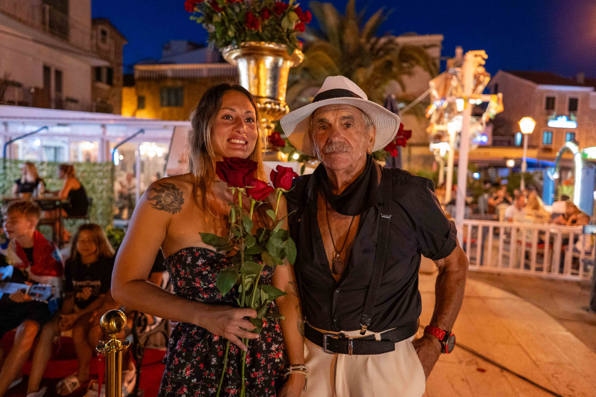 Ruže zahvalnosti: Šime Pelajić Brunac i ove godine dijelio ljepotu i poruke mira