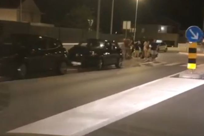 Prva prometna nezgoda na novom rotoru u Vodicama - sudar tri vozila kod izlaza iz Zatonske